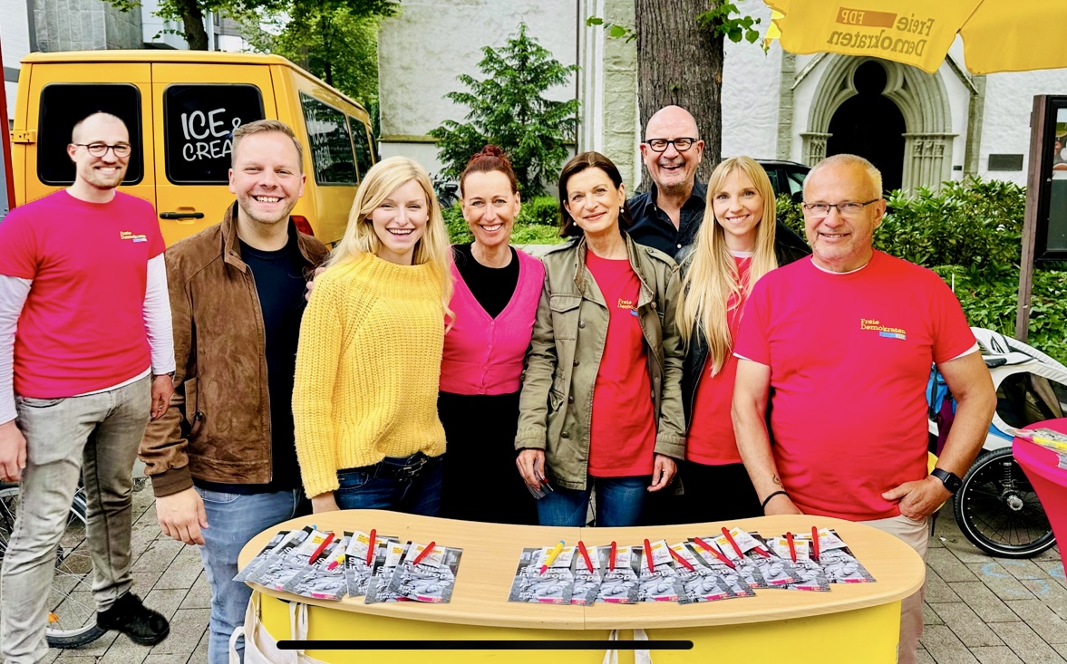 FDP Wahlkampfteam in Lippstadt 