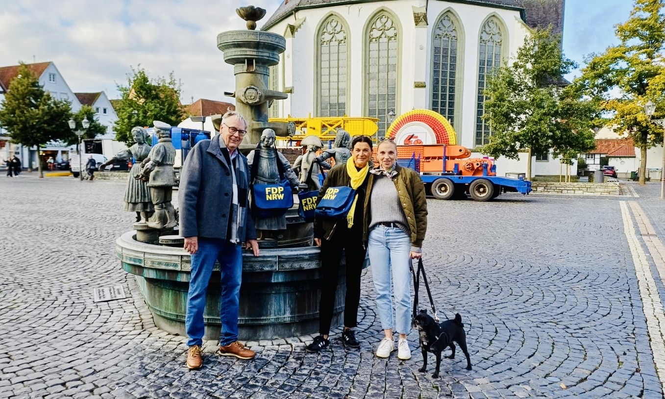v.l.: Günter Münzberger, Angela von Wengersky, Franziska Eckert und 🐕 Frieda
