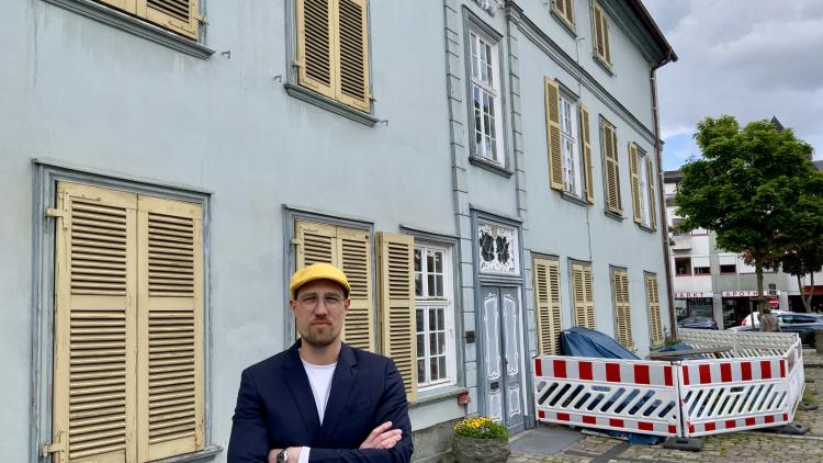 Dr. Torben Terwey vor dem Stadtmuseum 
