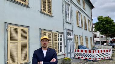 Dr. Torben Terwey vor dem Stadtmuseum