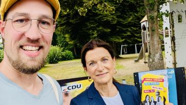 Bürgermeisterkandidat Dr. Torben Terwey und Angela Gräfin von Wengersky (Wahlkreis Overhagen)